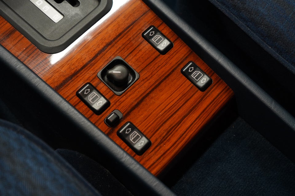 Mercedes E280 2,8  4d