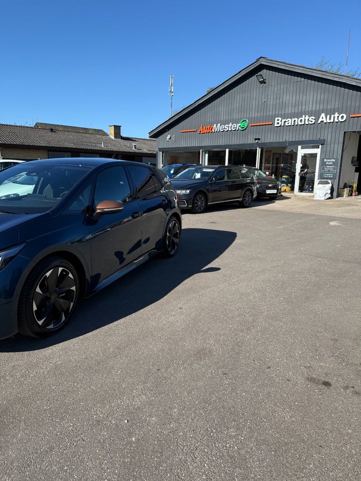 Cupra Born 58 e-Boost Dinamica Pack High 5d