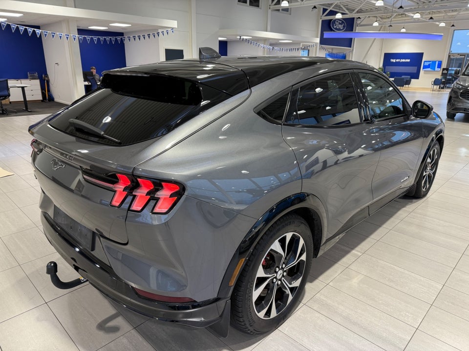 Ford Mustang Mach-E 98 Extended Range AWD 5d
