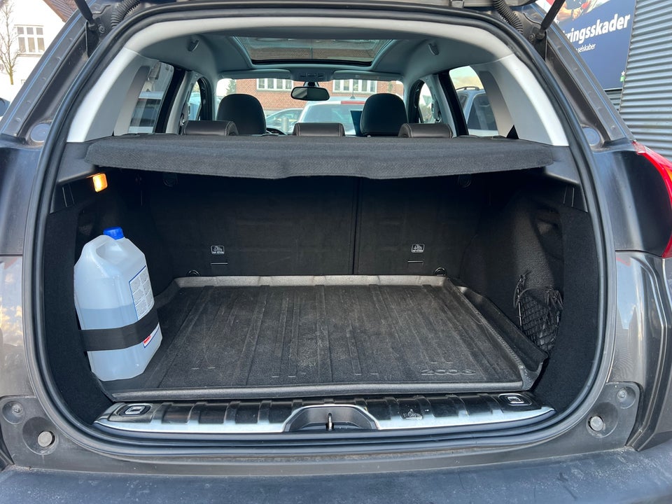 Peugeot 2008 1,6 BlueHDi 100 Allure Sky 5d