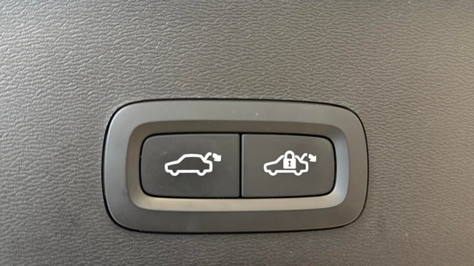 Volvo XC40 ReCharge Extended Range Plus 5d