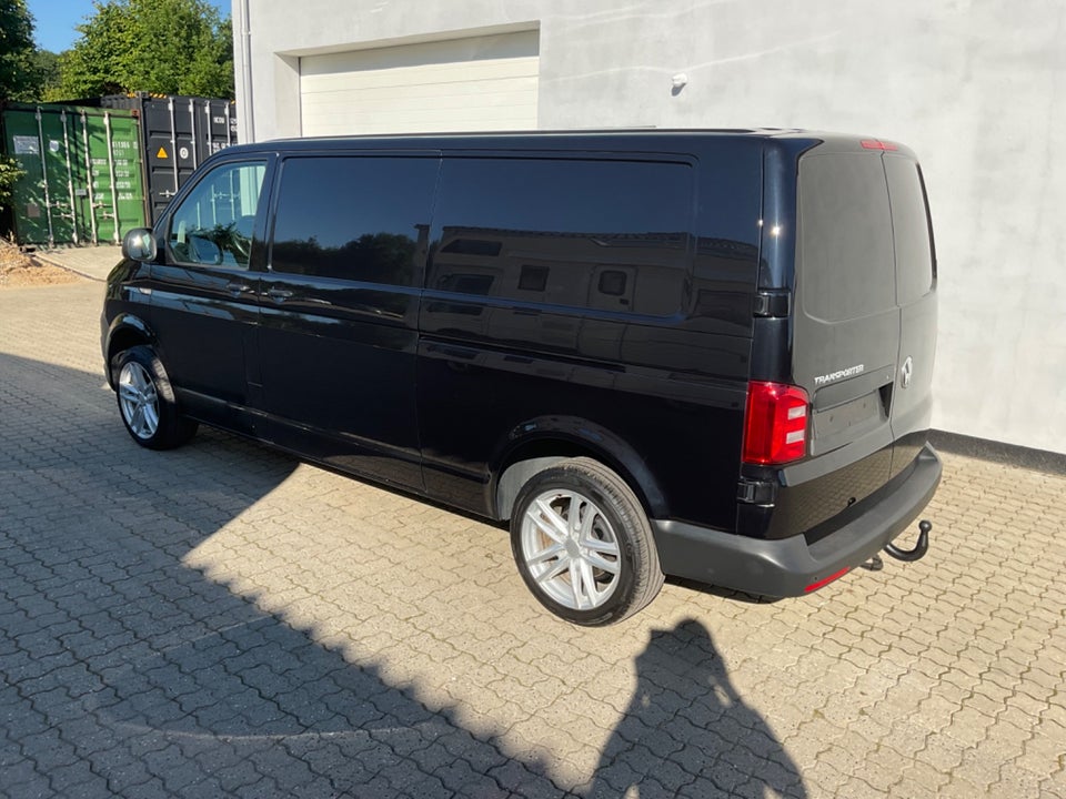 VW Transporter 2,0 TDi 150 Kassevogn DSG lang