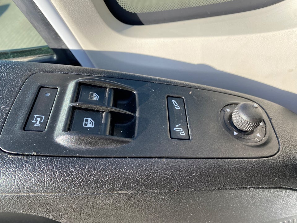 Peugeot Boxer 333 2,2 BlueHDi 140 L2H1 Premium