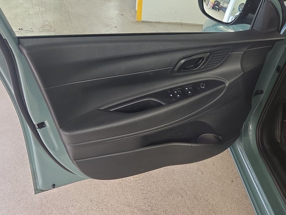 Hyundai i20 1,0 T-GDi Essential DCT 5d