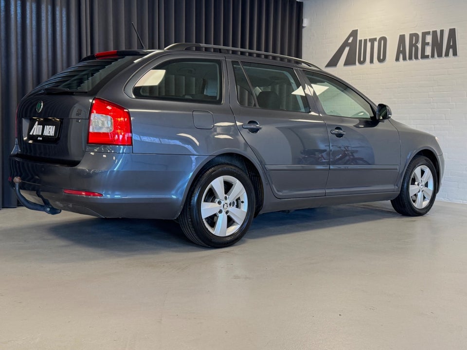 Skoda Octavia 1,6 TDi 105 Ambiente Combi 5d