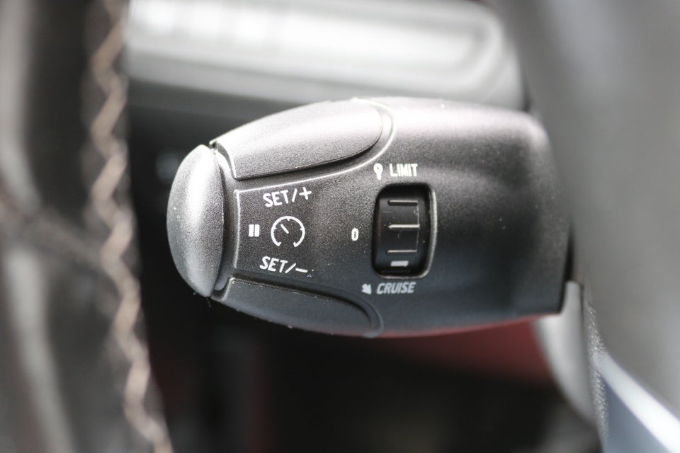 Peugeot 208 1,5 BlueHDi 100 Signature Sky 5d