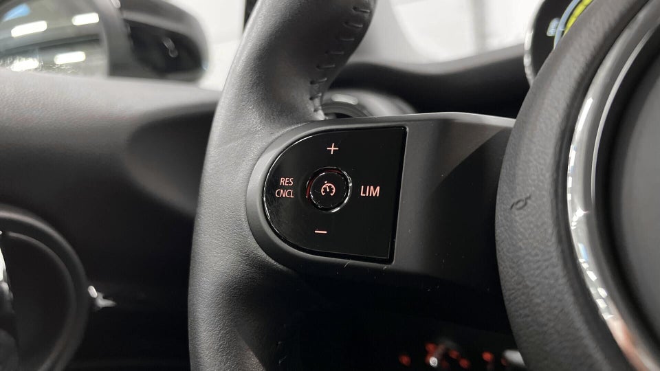 MINI Cooper SE Essential 3d