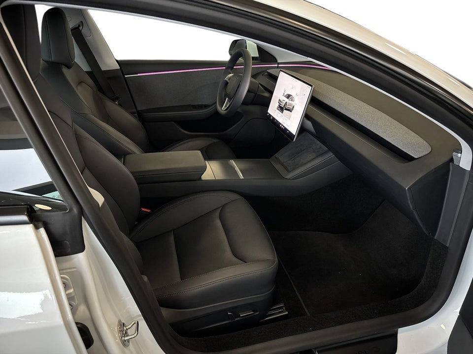 Tesla Model 3 RWD 4d