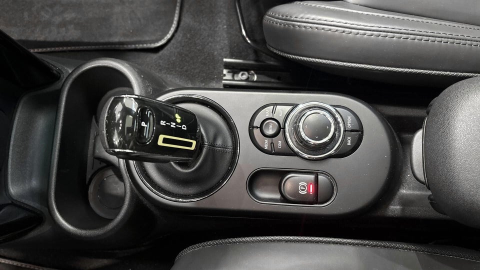 MINI Cooper SE Maximise 3d