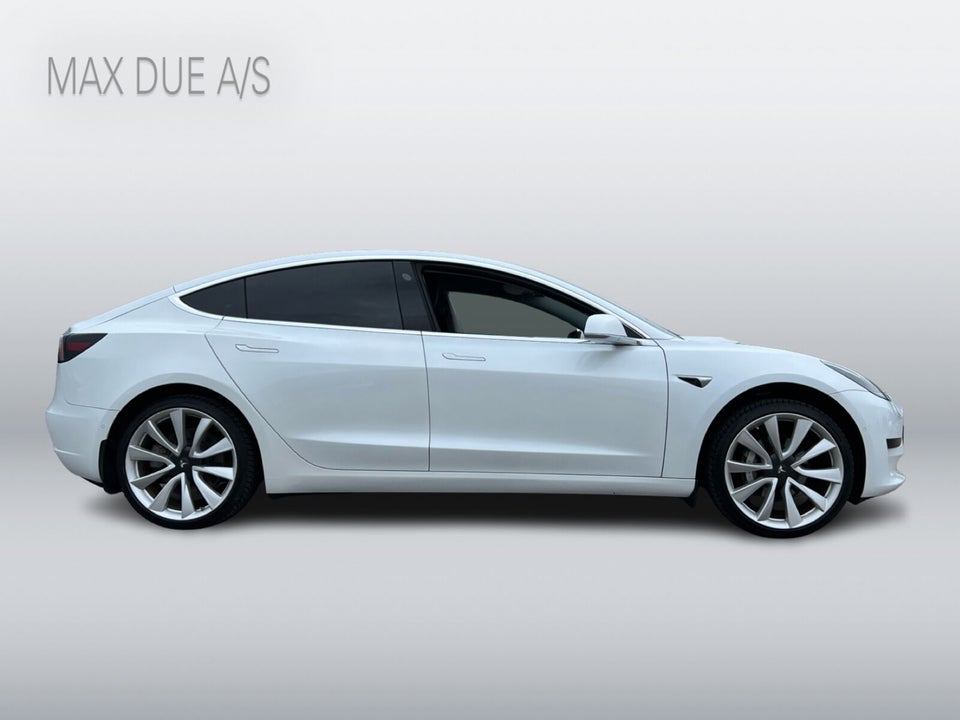 Tesla Model 3 Standard Range+ RWD 4d