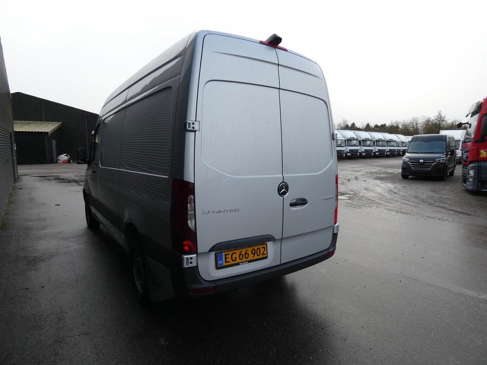 Mercedes Sprinter 319 2,0 CDi A2 Kassevogn aut. RWD