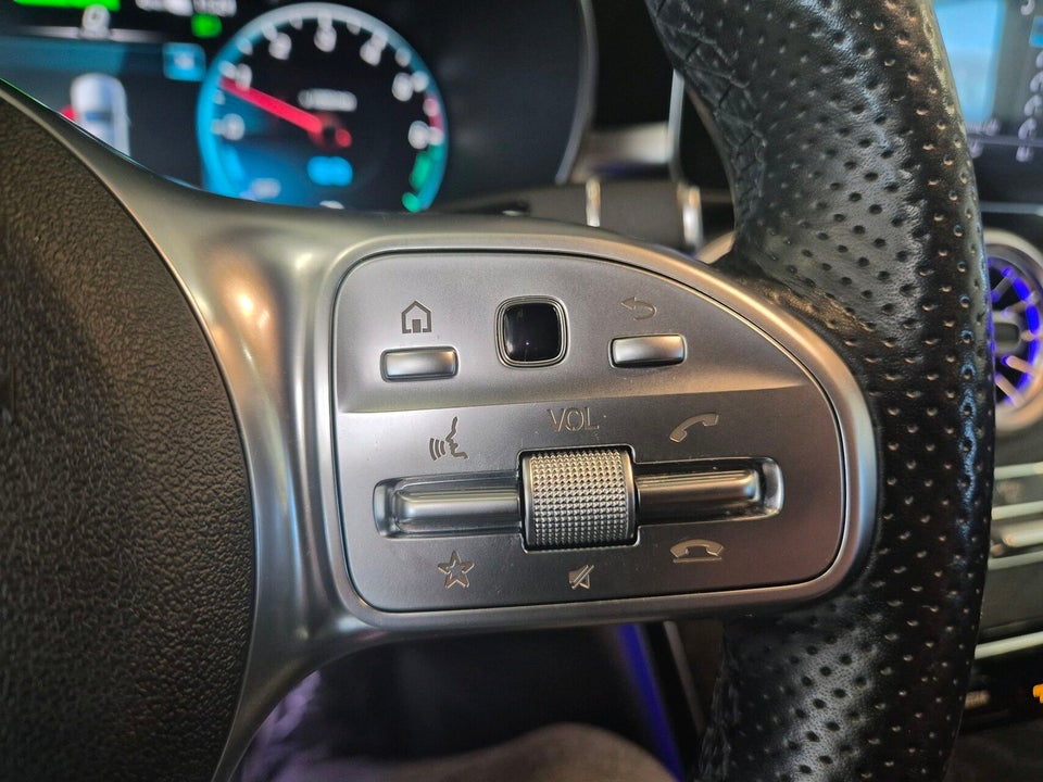 Mercedes C300 de 2,0 AMG Line stc. aut. 5d