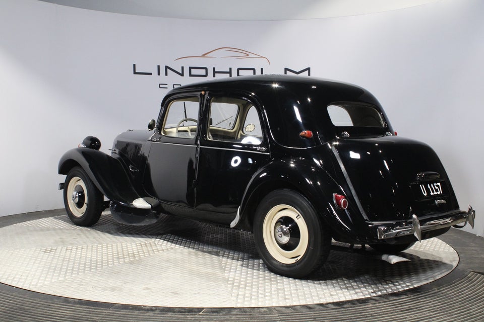 Citroën Traction Avant 1,9 11BL 4d