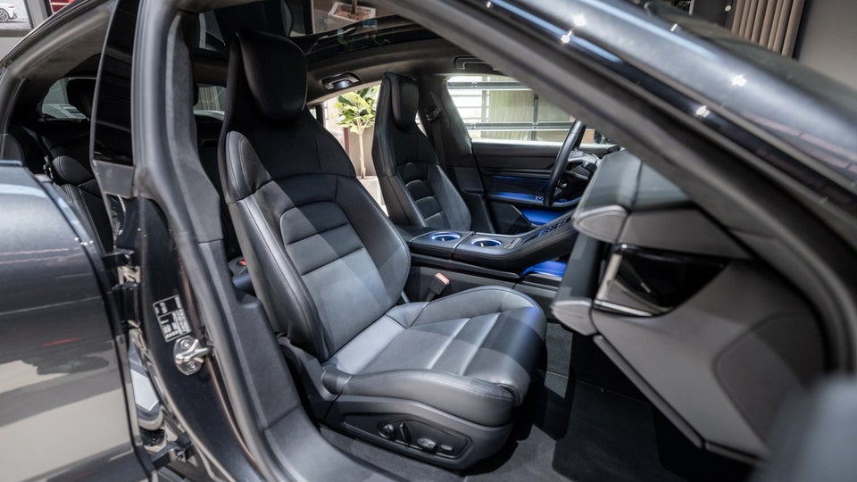 Porsche Taycan Turbo Performance+ 4d