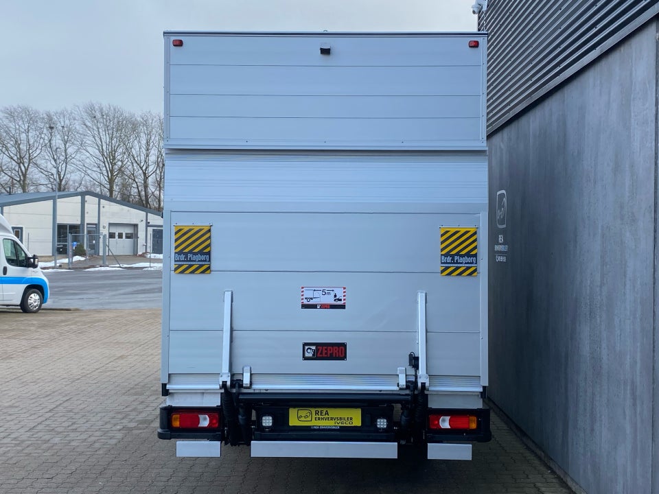 Iveco Daily 3,0 35S18 4100mm Box m/lift AG8