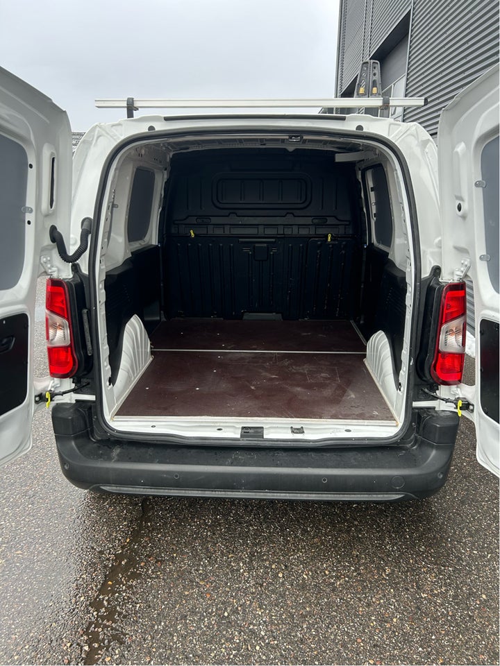 Toyota ProAce City 1,5 D 102 Medium Comfort 5d