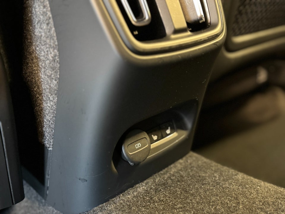Volvo XC40 ReCharge Extended Range Plus 5d