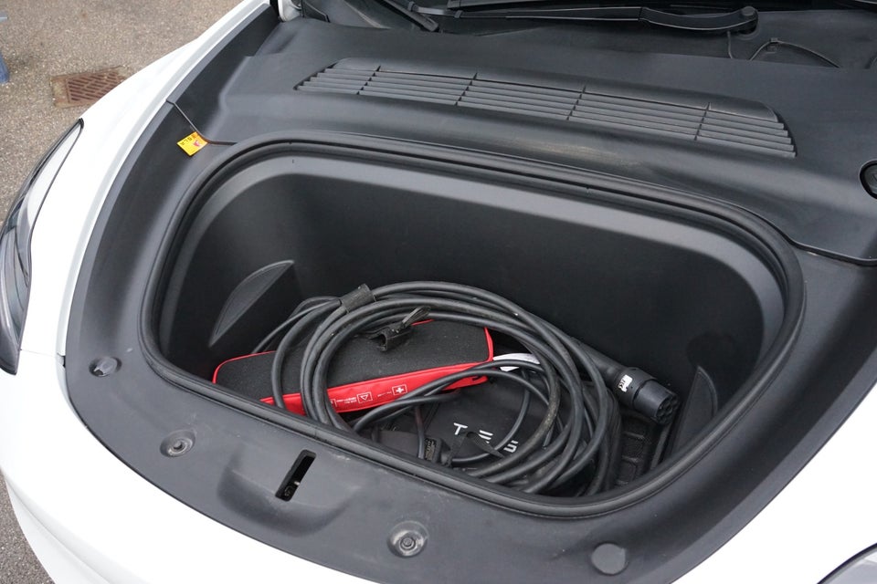 Tesla Model Y Long Range AWD 5d