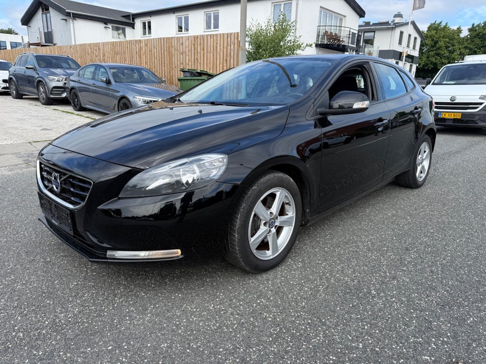 Volvo V40 1,6 D2 115 Momentum aut. 5d
