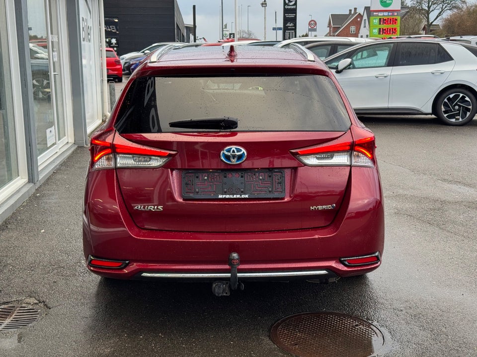 Toyota Auris 1,8 Hybrid Spirit Touring Sports CVT 5d