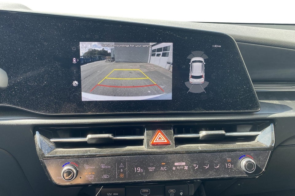 Kia Niro 64 EV Premium 5d