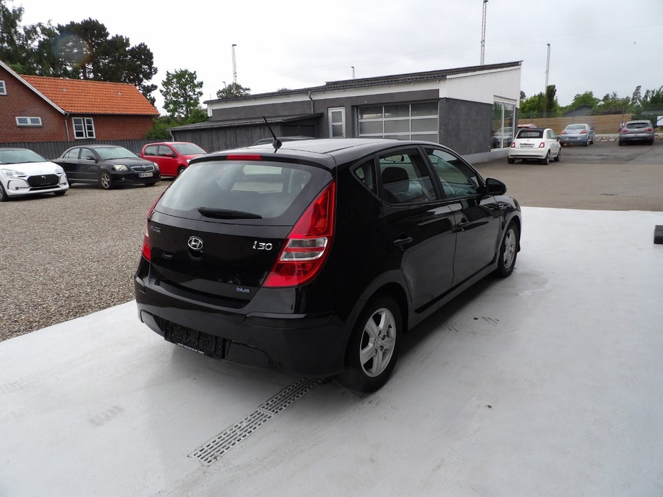 Hyundai i30 1,4 Classic Cool 5d