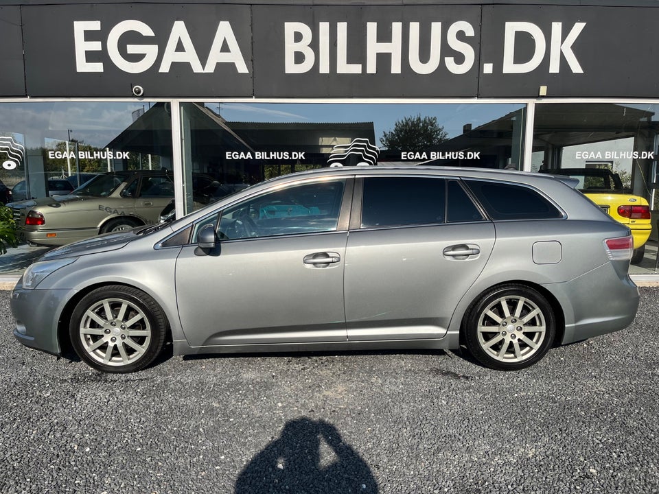 Toyota Avensis 2,0 D-4D T2 stc. 5d
