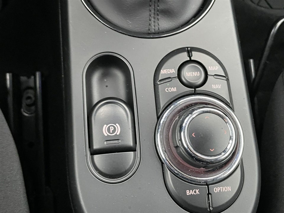 MINI Cooper SE Essential 3d