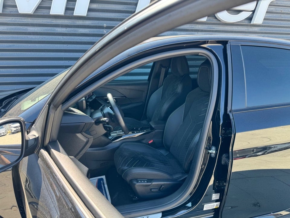 Peugeot e-208 54 GT 5d