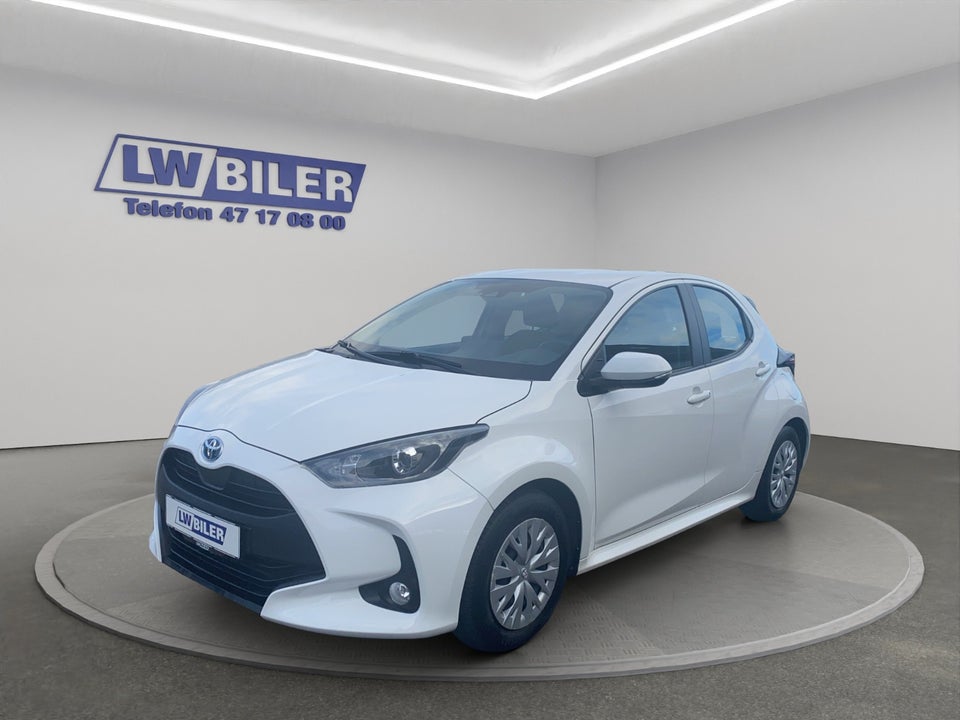 Toyota Yaris 1,5 Hybrid Essential e-CVT 5d