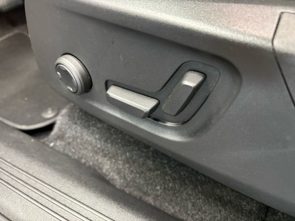Volvo XC40 ReCharge Twin Ultimate 5d