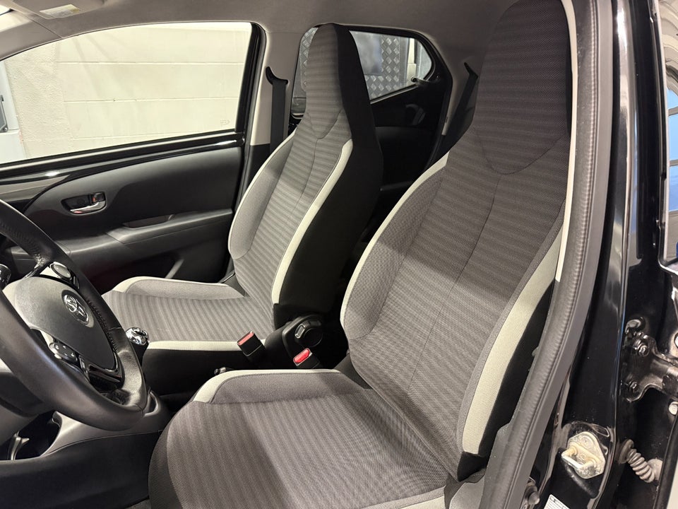 Toyota Aygo 1,0 VVT-i x-pression 5d