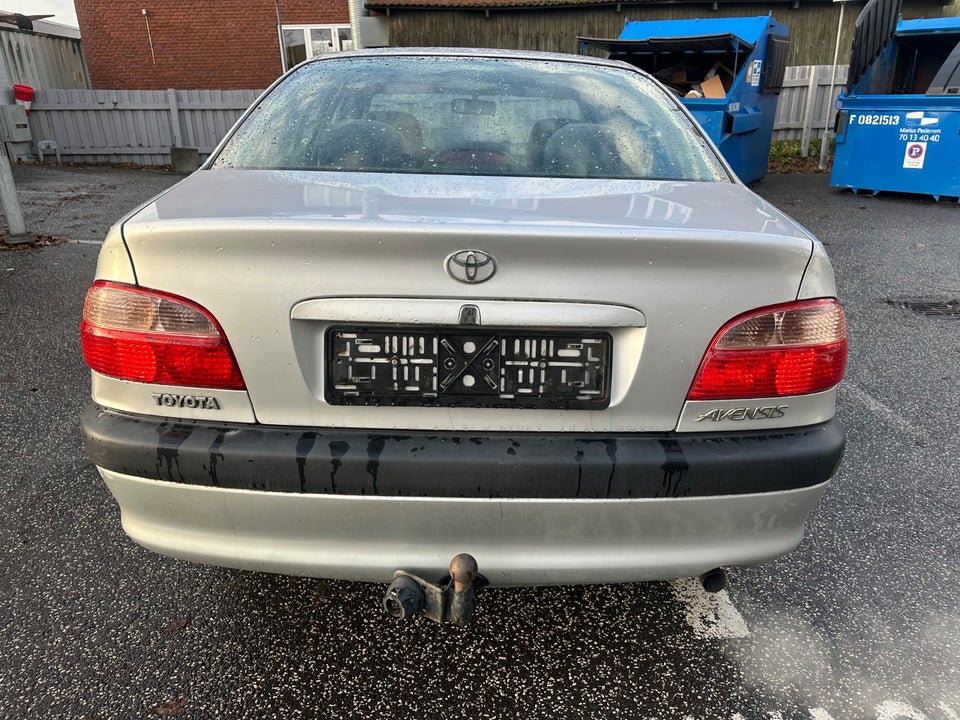 Toyota Avensis 1,6 Terra 4d