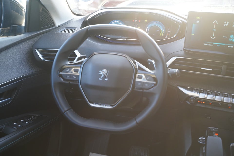 Peugeot 3008 1,6 Hybrid Allure Pack EAT8 5d