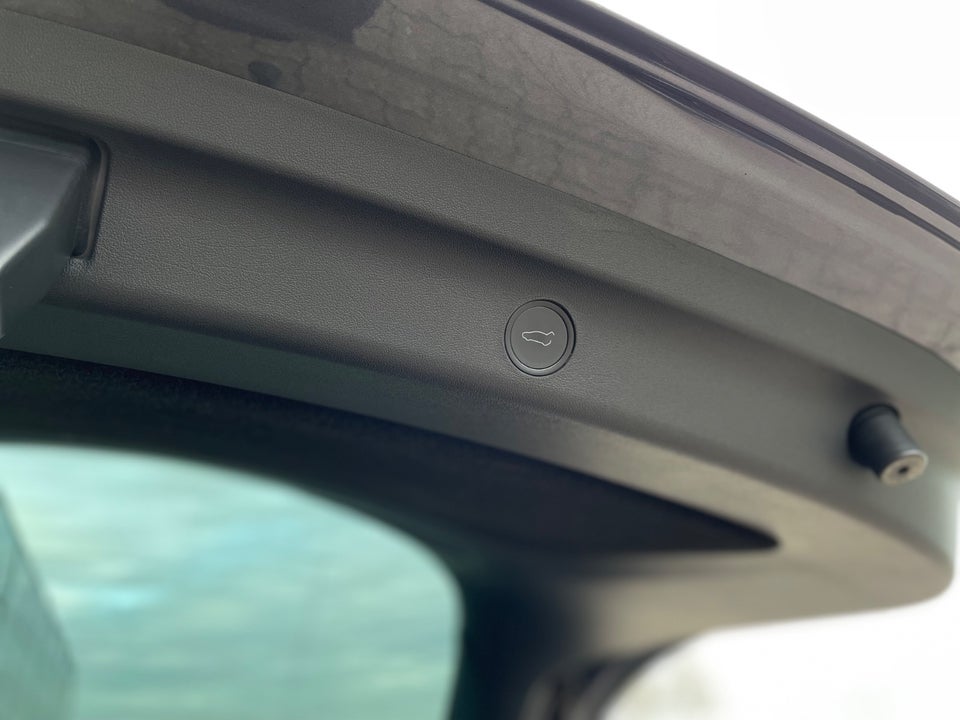 Tesla Model Y Long Range AWD 5d