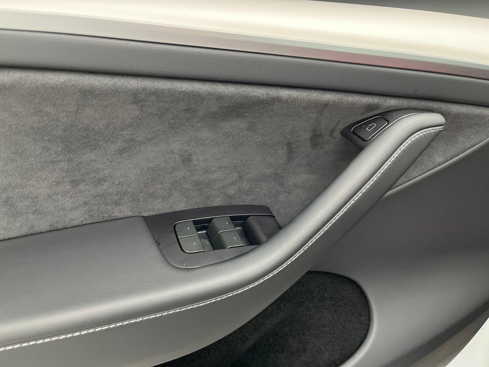 Tesla Model Y Long Range RWD 5d