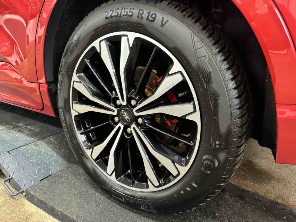 Ford Kuga 2,5 HEV ST-Line X CVT 5d