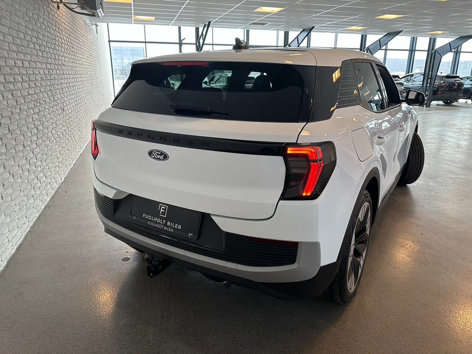 Ford Explorer 77 Premium Extended Range 5d