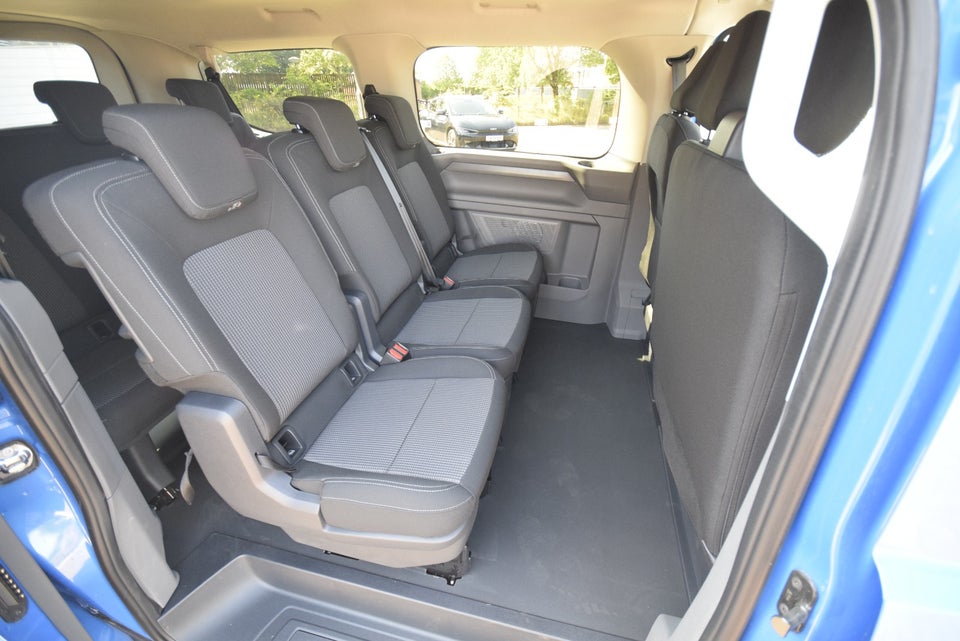 VW e-Caravelle 64 Basis SWB