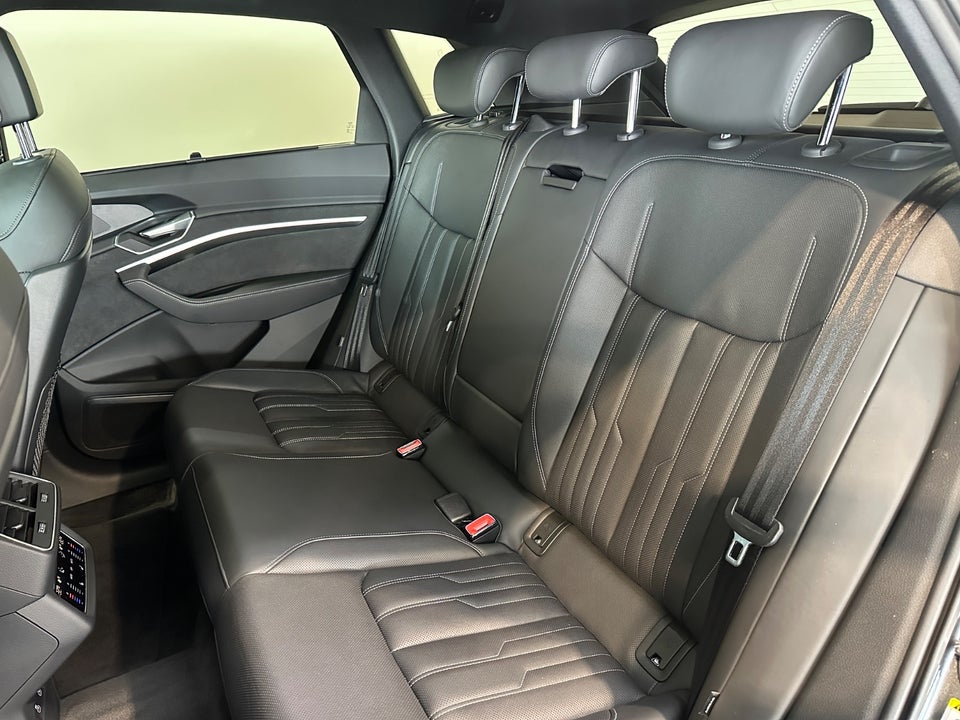 Audi e-tron 55 S-line quattro 5d