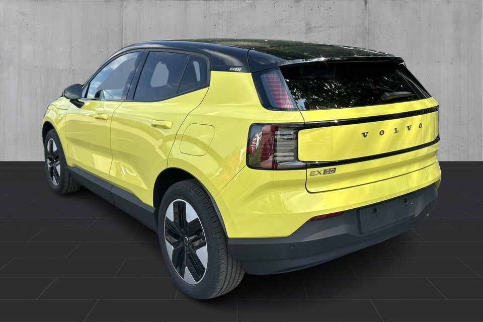 Volvo EX30 Extended Range Plus 5d