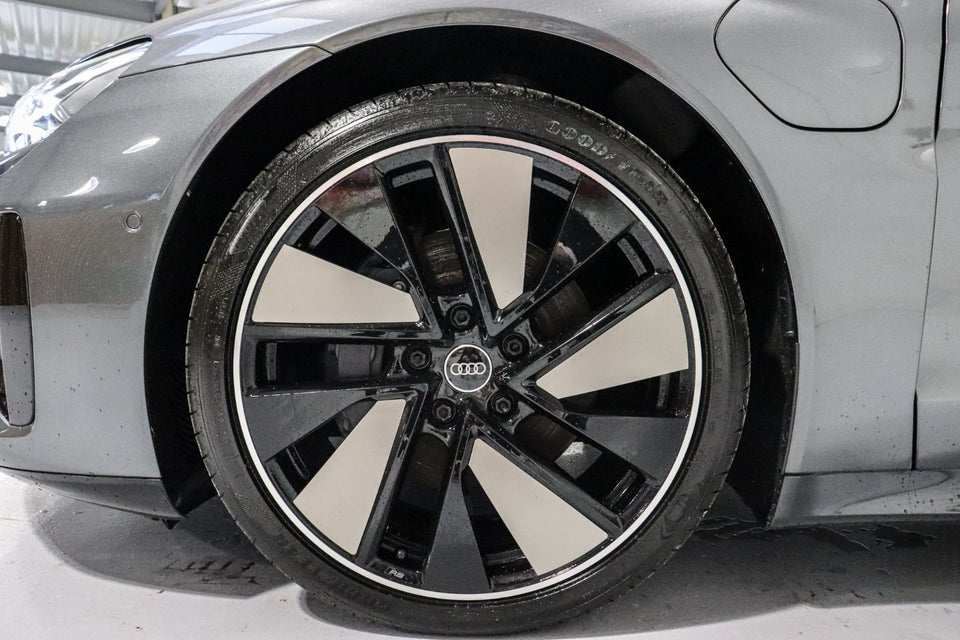 Audi e-tron GT quattro 4d