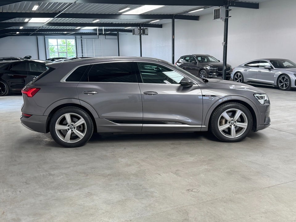 Audi e-tron 55 quattro 5d