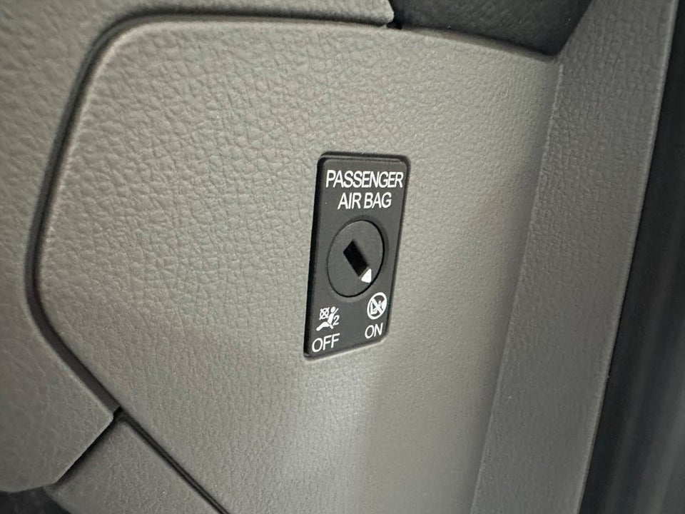 VW Transporter 2,0 TDi 150 Kassevogn lang