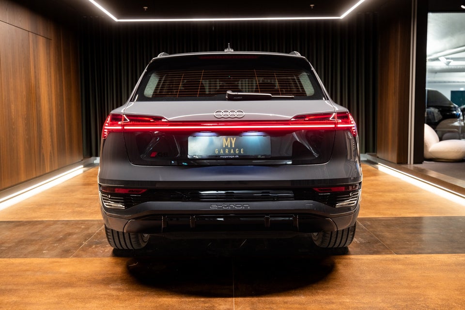 Audi Q8 e-tron 55 S-line quattro 5d