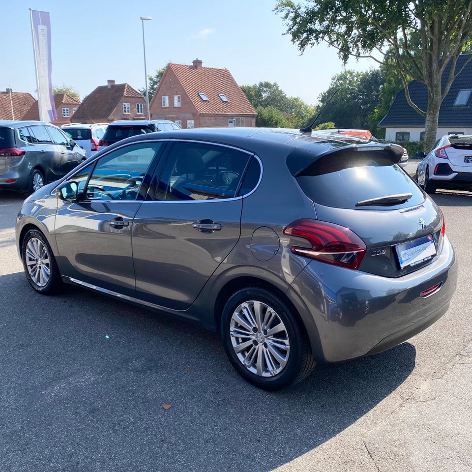 Peugeot 208 1,5 BlueHDi 100 Infinity Sky 5d