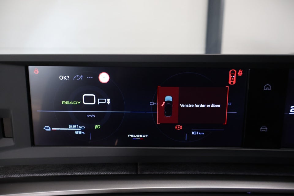 Peugeot e-5008 77 Allure Pack 7prs 5d