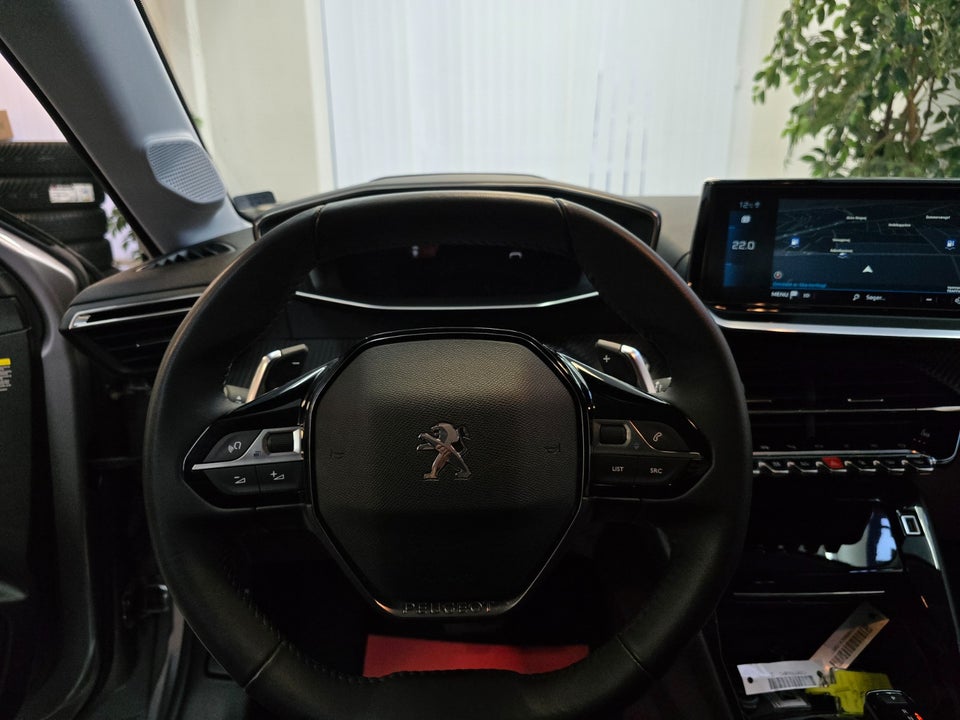 Peugeot 208 1,2 PureTech 100 Allure EAT8 5d