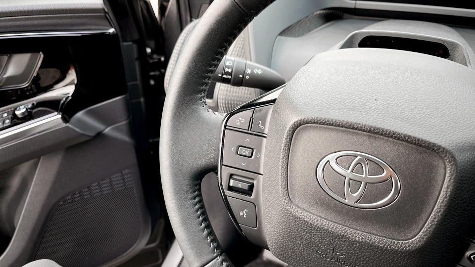 Toyota bZ4X Active 5d