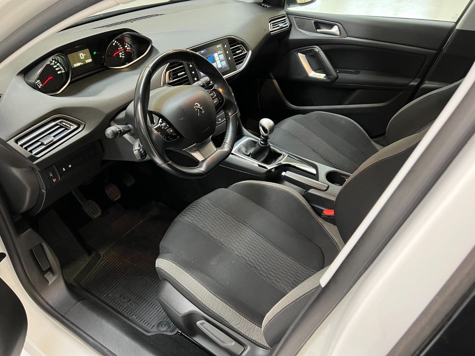 Peugeot 308 1,6 BlueHDi 120 Style 5d